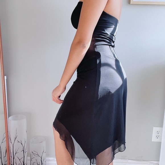 Gorgeous black sleeveless bodycon dress from Le Chateau. - Picture 2 of 4